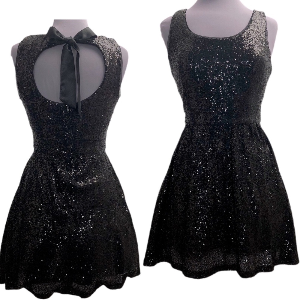 Black Open Back Bow Sparkly Sequin Fit and Flare A-line Cocktail Dress Sz 9/10